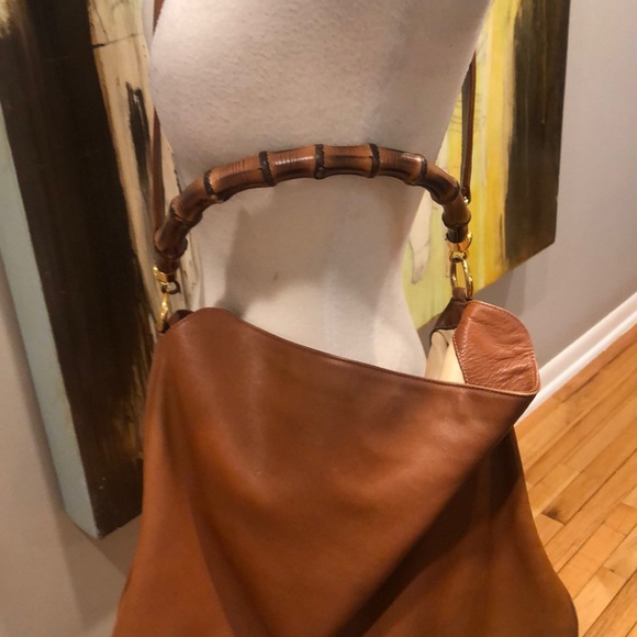 Gucci Handbags - VINTAGE GUCCI BAMBOO HANDLE HOBO BAG W/ STRAP